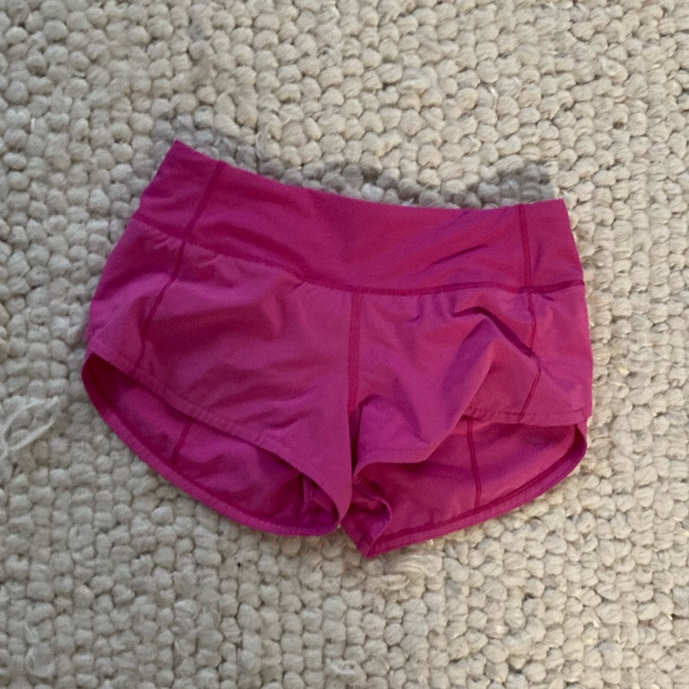 Cute lululemon sonic pink low rise 2.5” speed ups, size 0
